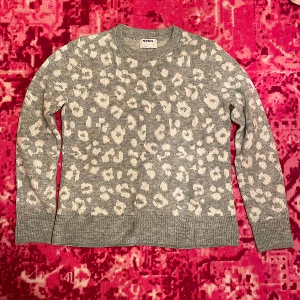 Old Navy Women’s Grey Cheetah Sweater Size M